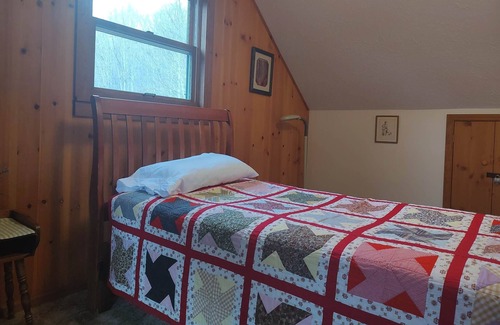 Canton Cabin | Secluded cabin nestled between the Blue Ridge and Great Smoky Mountains.