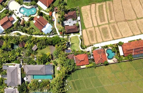 Berawa Villa | Secluded Comfort, Steps from the Beach – Bali Villa 1096