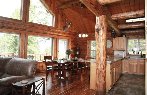 Kalispell House | Secluded & Convenient Glacier-View Log Home on 15 Acres Fully Updated 3BR/2Bath