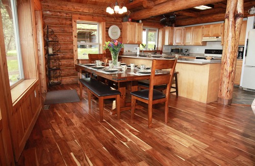 Kalispell House | Secluded & Convenient Glacier-View Log Home on 15 Acres Fully Updated 3BR/2Bath