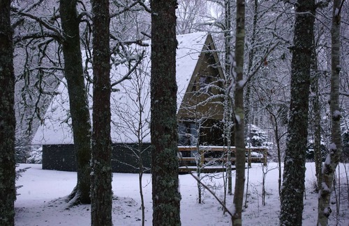 Beauly Ski Chalet | Secluded, cosy cottage on the banks of a Highland river