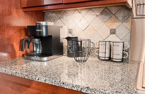 Dahlonega House | Secluded Cottage near Wineries and Wedding Venues