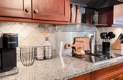 Dahlonega House | Secluded Cottage near Wineries and Wedding Venues