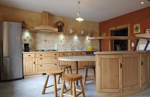 Placy-Montaigu Cottage | Secluded cottage with fireplace, private garden, 5 bedrooms