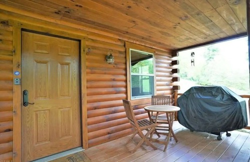 Glenmont Cabin | Secluded Country Cabin, Black Creek Retreat, Holmes County Ohio, HotTub, WiFi