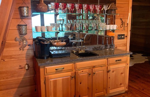 Tate House | Secluded & Cozy Log Cabin w/Expansive Deck Views