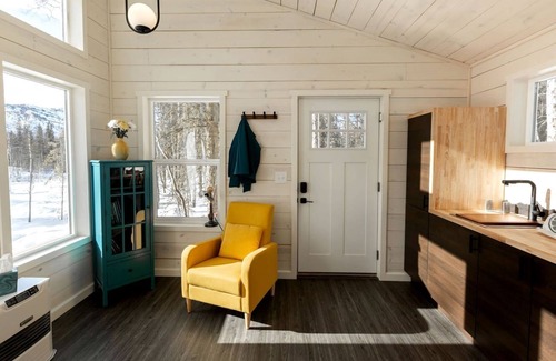 Chugiak Cabin | Secluded Cozy Wooden Cabin in Anchorage, Alaska