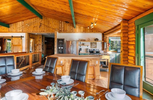 Leavenworth House | Secluded Custom Log Home with Intoxicating Views