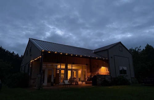 Cherokee County Cabin | Secluded East TX Cabin w/Hot Tub, Fishing Pond, Firepit & Scenic Views