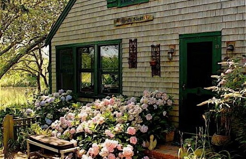 West of Town House | Secluded Estate On 3 Acres With House, Cottage, And Pond