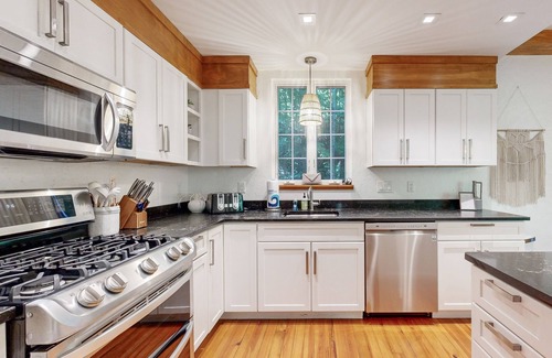 Asheville House | Secluded estate on .77 wooded acres with hot tub & home office