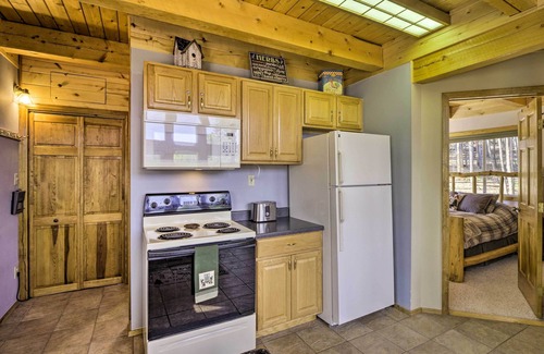 Valley of the Sun House | Secluded Fairplay Home w/Hot Tub & Mountain Views