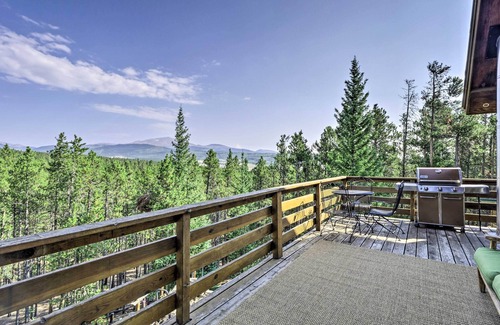 Valley of the Sun House | Secluded Fairplay Home w/Hot Tub & Mountain Views