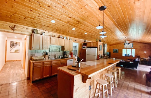 New Era House | Secluded Family- and Pet-Friendly Cottage