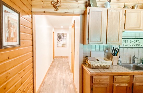 New Era House | Secluded Family- and Pet-Friendly Cottage