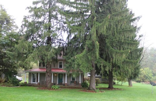 Smithsburg House | Secluded Farm Getaway In Smithsburg
