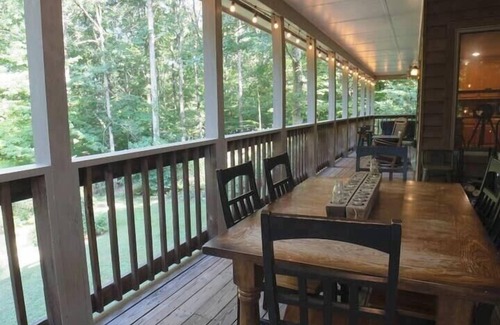 Suwanee House | Secluded/Fully Furnished/Slps 10