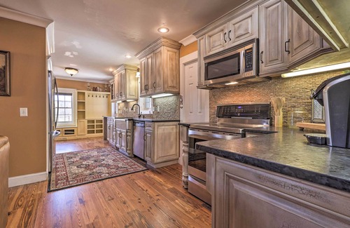 Falkville House | Secluded Getaway Home w/Trails + Waterfall!