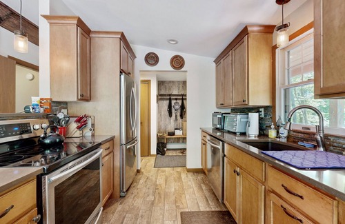 Wilmington House | Secluded home with deck, hot tub, fireplace, woodstove, & foosball table