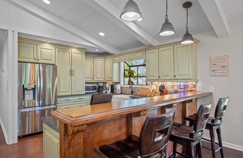 Lake Oconee House | Secluded Lake Oconee 4 Bed/4 BA lakefront home w/Private dock, 10 Min to Publix