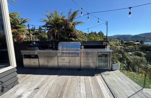 Lake Okareka Apartment | Secluded Lake Ōkāreka Studio Views, Spa, Deck in Rotorua
