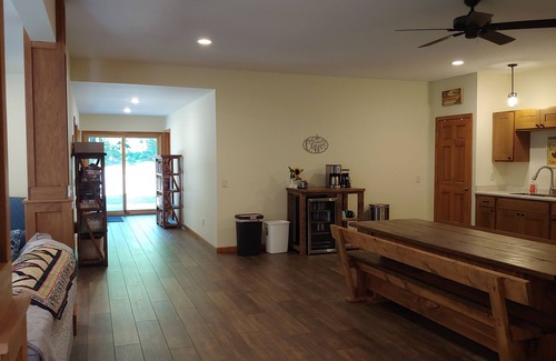 Merrillan House | Secluded Lake Retreat