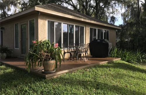Greater Northdale House | Secluded Lakefront House short drive to Beaches, Busch Gardens, Stadium, Disney