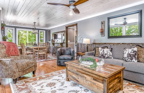 Presque Isle House | Secluded Lakefront House w/ 21-Foot Seasonal Pontoon Boat, Dock, & Free WiFi