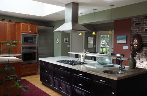 West Vancouver House | Secluded location on a cul de sac & creek, near amenities, mountains & beach.