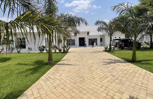 Lusaka House | Secluded Lusaka West Pool House 15 min from CBD