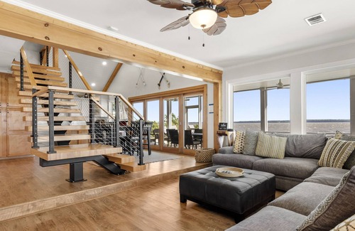 Summerton House | Secluded Luxury Lake house w/ private dock!