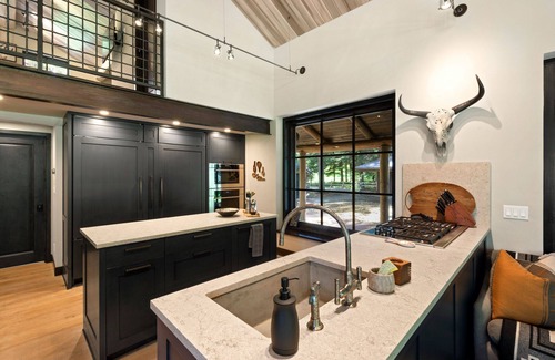 Dolores House | Secluded Luxury Nature Retreat- Private Cabins - Hot Tub - Drive to Telluride