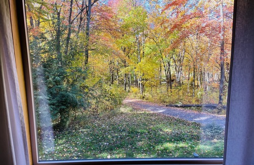 Baraboo House | Secluded Mid-Century 10 minutes from Devils Lake State Park, Baraboo & skiing