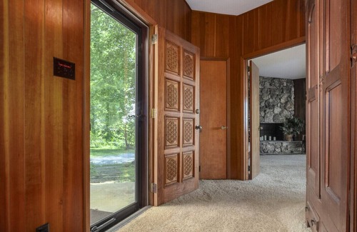 Lexington House | Secluded Mid-Century Retreat w/mtn views, near WLU, VMI