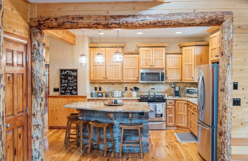 Duck Creek Village Cabin | Secluded Modern Cabin with Hot Tub