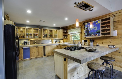 Roscoe Cabin | Secluded modern log cabin with picturesque private water fall on 12 acres!