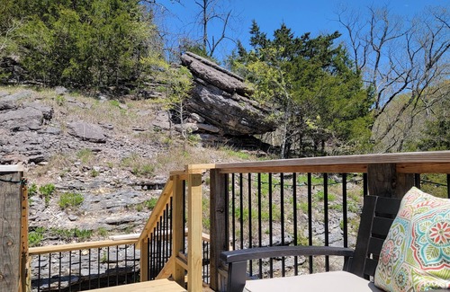 Sylvan Shores House | Secluded Modern Cabin -Mins from Beaver Lake & ES-