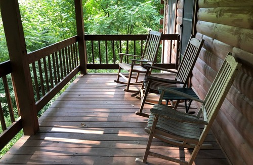Hendersonville Cabin | Secluded Mountain Cabin In Apple-Picking Country