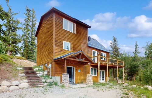 Alma House | Secluded Mountain Cabin w/Hot Tub, Fireplace & Stargazing Deck near Breck