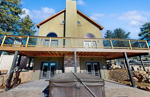 Florissant House | Secluded mountain-view home with private hot tub, fireplace, & chef's kitchen