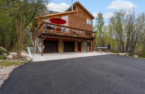 Purgatory Ski Chalet | Secluded Mtn home by Purg, Hot Tub, Views! Pets ok