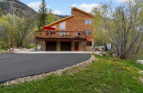 Purgatory Ski Chalet | Secluded Mtn home by Purg, Hot Tub, Views! Pets ok