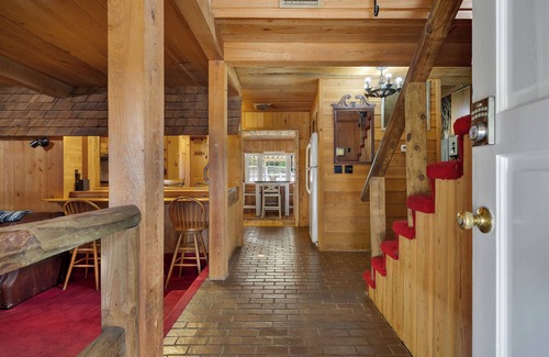 Skippers House | Secluded Nature Retreat w/Trails, Fire Pit, Ping-Pong, Foosball, Games!