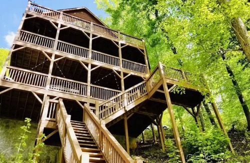 Lakeside Estates House | Secluded Norris Lake Waterfront Home with Dock - Seconds from Jumping Bridge!