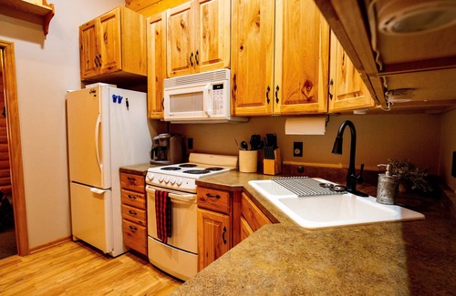 Two Harbors Cottage | Secluded North Shore cottage near the lake with cozy fireplace & modern comforts