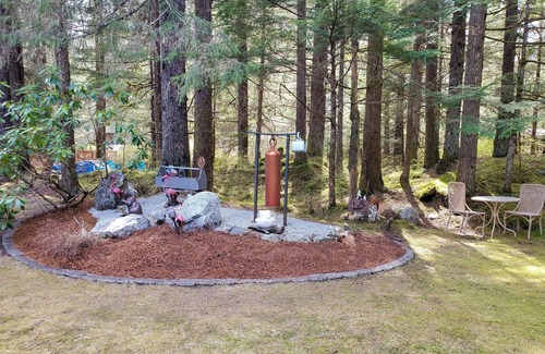 Back Loop House | Secluded Oasis Near Mendenhall Glacier and Trails