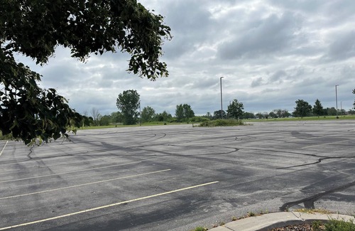 De Pere RV Rental | Secluded parking lot available to rent for the 2025 NFL Draft in Green Bay, WI