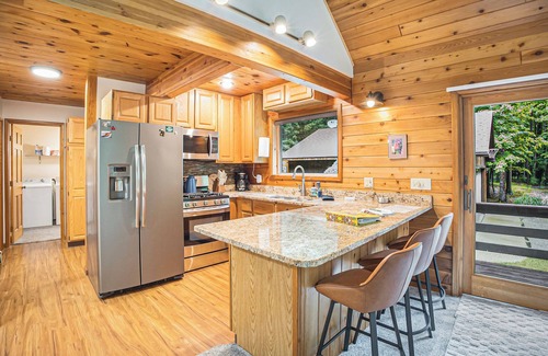 Manistee House | Secluded Pet-Friendly Family Home on 10 Acres