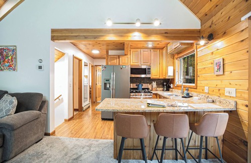 Manistee House | Secluded Pet-Friendly Family Home on 10 Acres