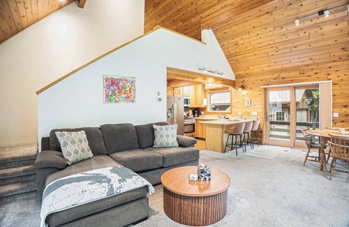 Manistee House | Secluded Pet-Friendly Family Home on 10 Acres